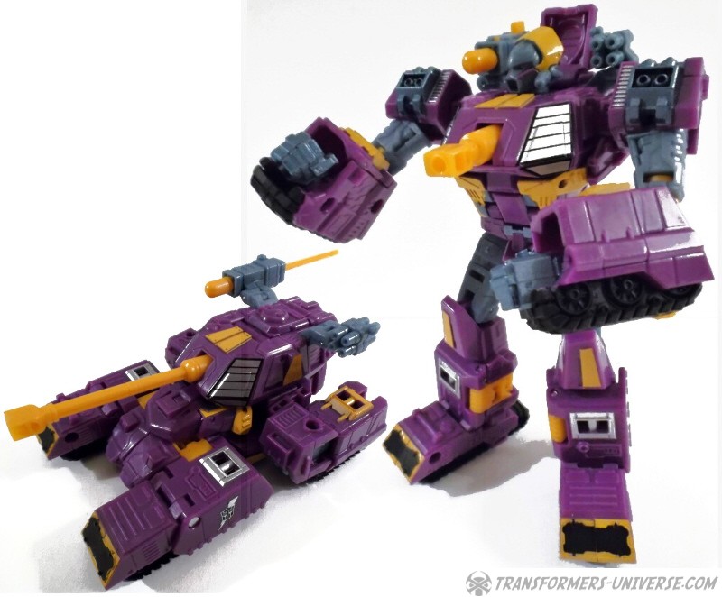 Botcon Exclusives  Strika (2013)